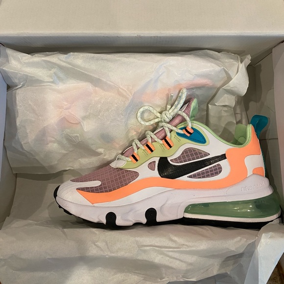 Air Max 270 React SE - Picture 5 of 9